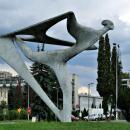 PL-PK Mielec, rzeźba Lot (Henryk Burzec 1964-1966) 2016-08-15--15-16-47-001