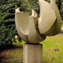 PL - Mielec - rzeźba Gołąb (Bernard Lewiński), park Oborskich - Kroton 005